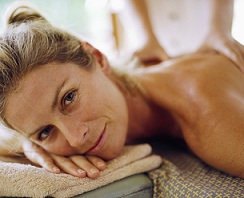 Massage californien que peut-on en dire et est-ce que ce massage peut vous aider à lutter contre les maux de dos?
